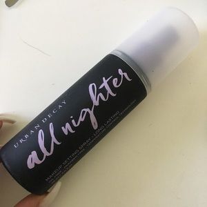 ⚠️SOLD⚠️URBAN DECAY SETTING SPRAY